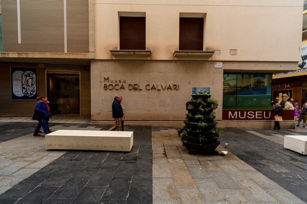 Fachada del Museo Boca del Calvari