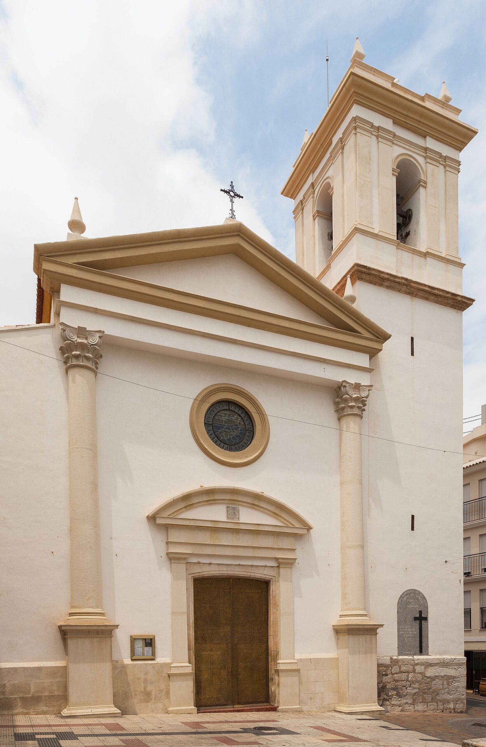 Iglesia de San Jaime y Santa Ana en el casco antiguo de Benidorm