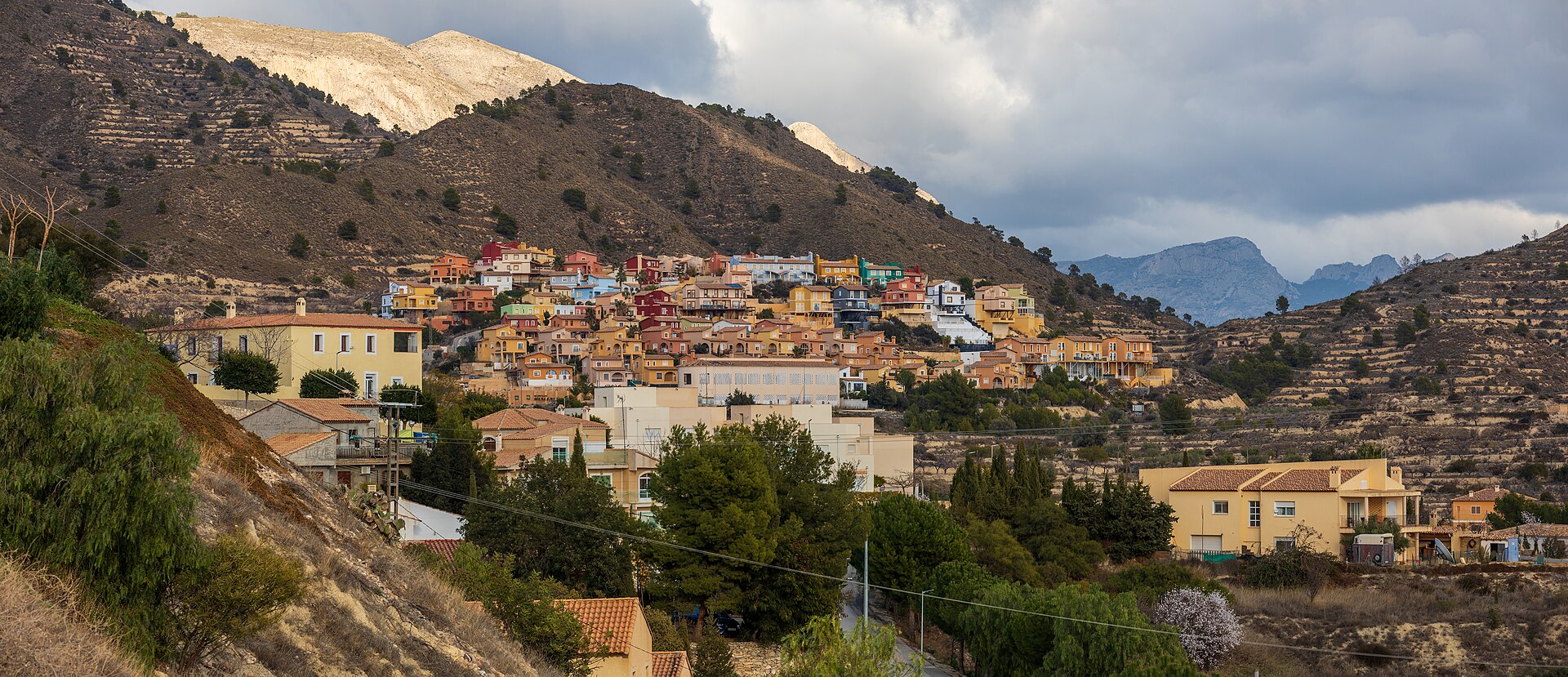 Paisaje de Relleu incluido en la ruta