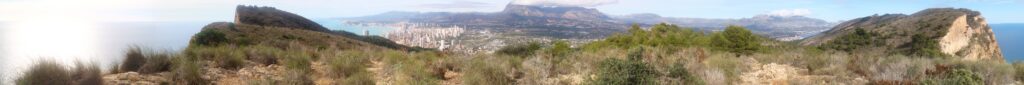 Panorámica de Benidorm y Serra Gelada. Imagen representativa con licencia abierta para Benidorm – Fonts de l'Algar.