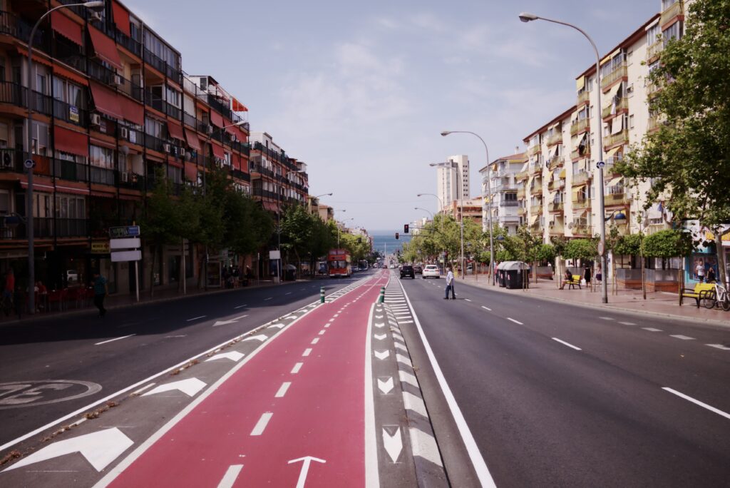 Carril bici en Benidorm. Imagen representativa con licencia abierta para Benidorm – Fonts de l'Algar.