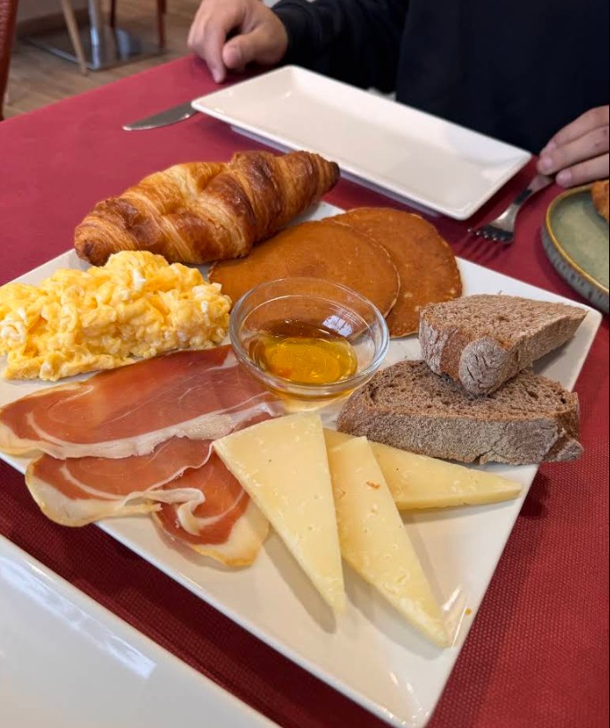 Mi Lugar Coffee & Brunch