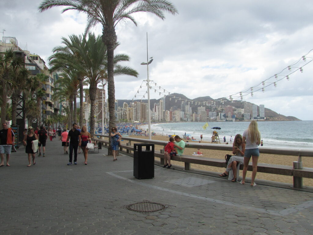 Plaza del Torrejó y Playa de Levante